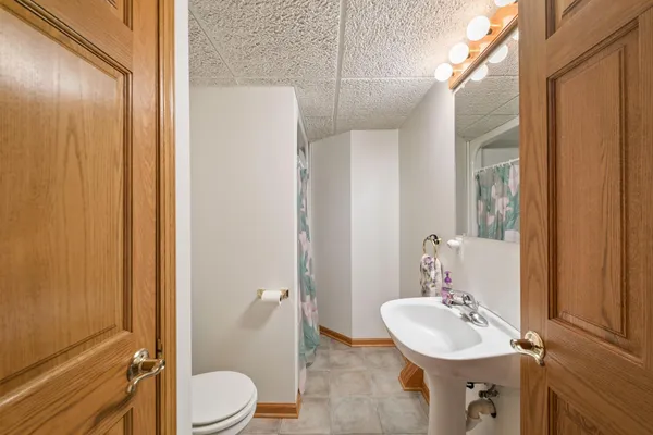 $575,000 | 8111 Kimberly Lane North, Maple Grove, MN 55311