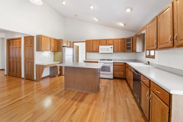 $575,000 | 8111 Kimberly Lane North, Maple Grove, MN 55311
