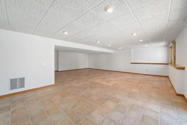 $575,000 | 8111 Kimberly Lane North, Maple Grove, MN 55311
