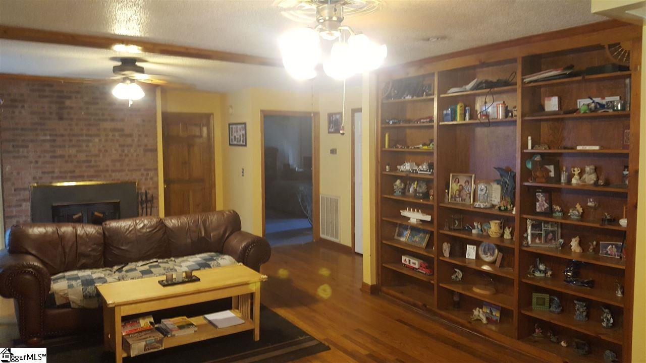 159 Oakvale Road, Unit 151 155 159 161 Greenville, SC 29611 - Photo 6 of 36 Gallery Image 6