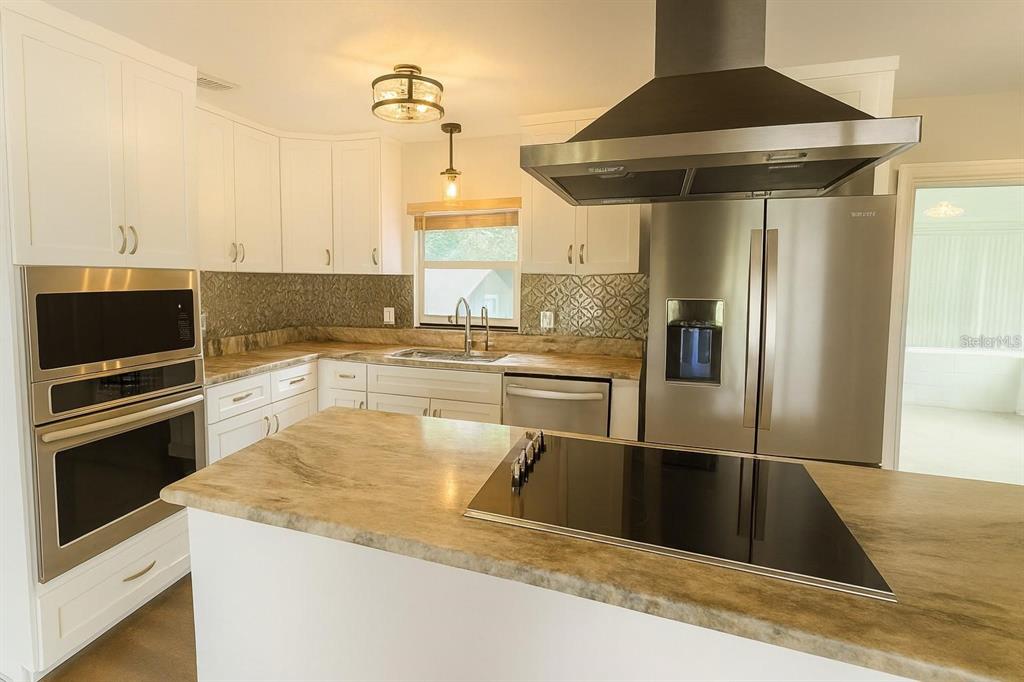 2304 Country Club Road Eustis, FL 32726 - Photo 10 of 19