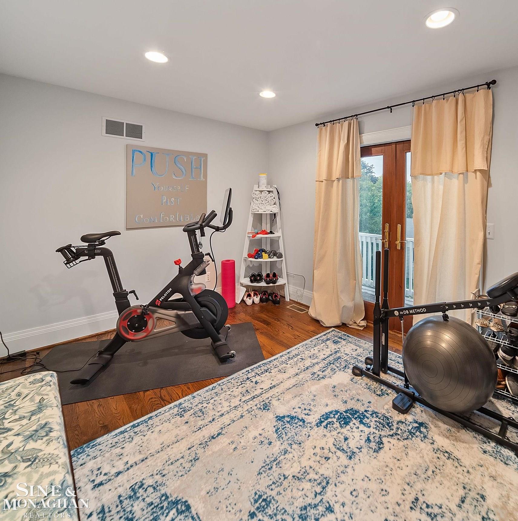 198 Kerby Road Grosse Pointe, MI 48236 - Photo 19 of 40 50134074-D38ED180-7356-4E04-BF80-F7F53BB8E8A3.JPG
