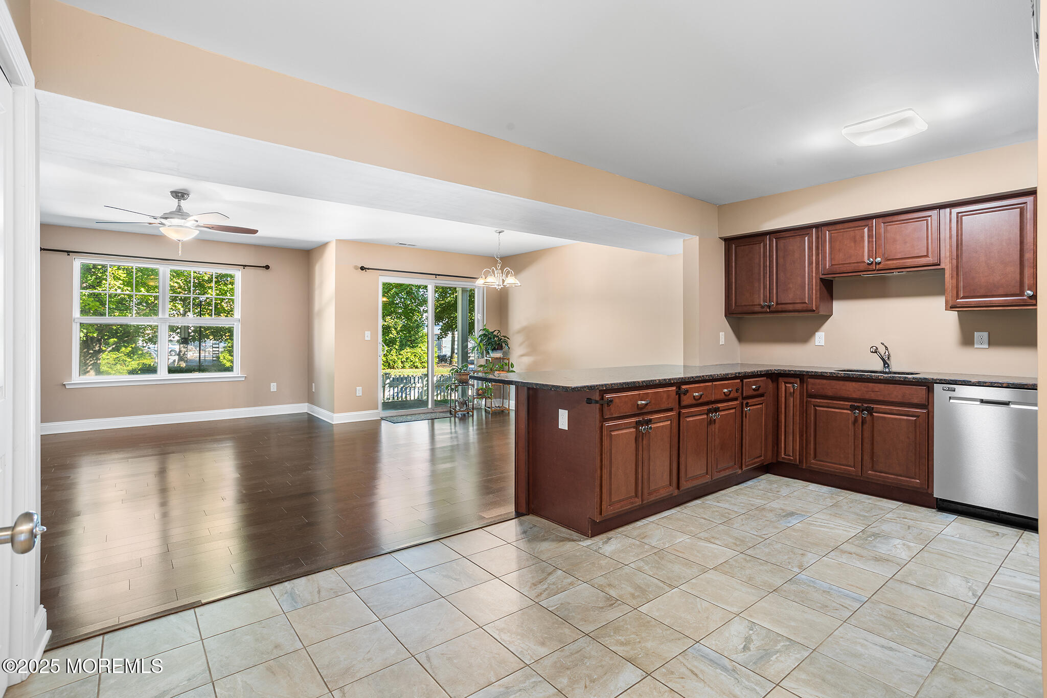 26 Wiley Way Toms River, NJ 08757 - Photo 7 of 36 26 Wiley Way Toms River, NJ-09