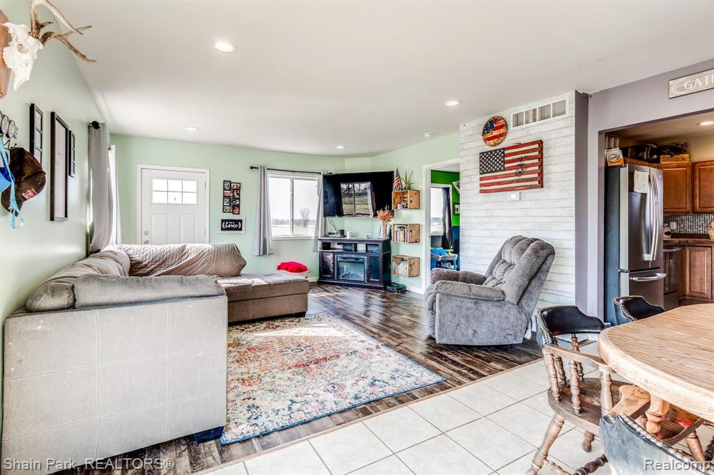 4985 County Farm Road Croswell, MI 48422 - Photo 3 of 32 Gallery Image 3