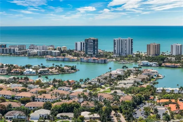 $4,100 | 4092 Belair Lane, Unit 15, Naples, FL 34103