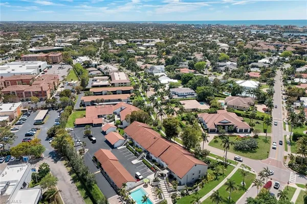 $4,100 | 4092 Belair Lane, Unit 15, Naples, FL 34103