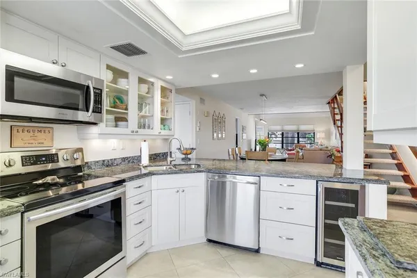 $4,100 | 4092 Belair Lane, Unit 15, Naples, FL 34103