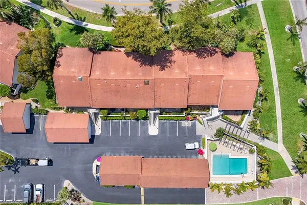 $4,100 | 4092 Belair Lane, Unit 15, Naples, FL 34103