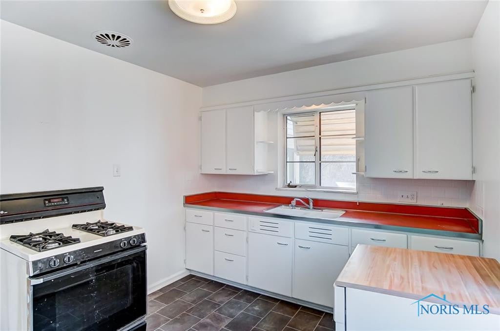 4131 Elmhurst Road Toledo, OH 43613 - Photo 13 of 34 Gallery Image 13