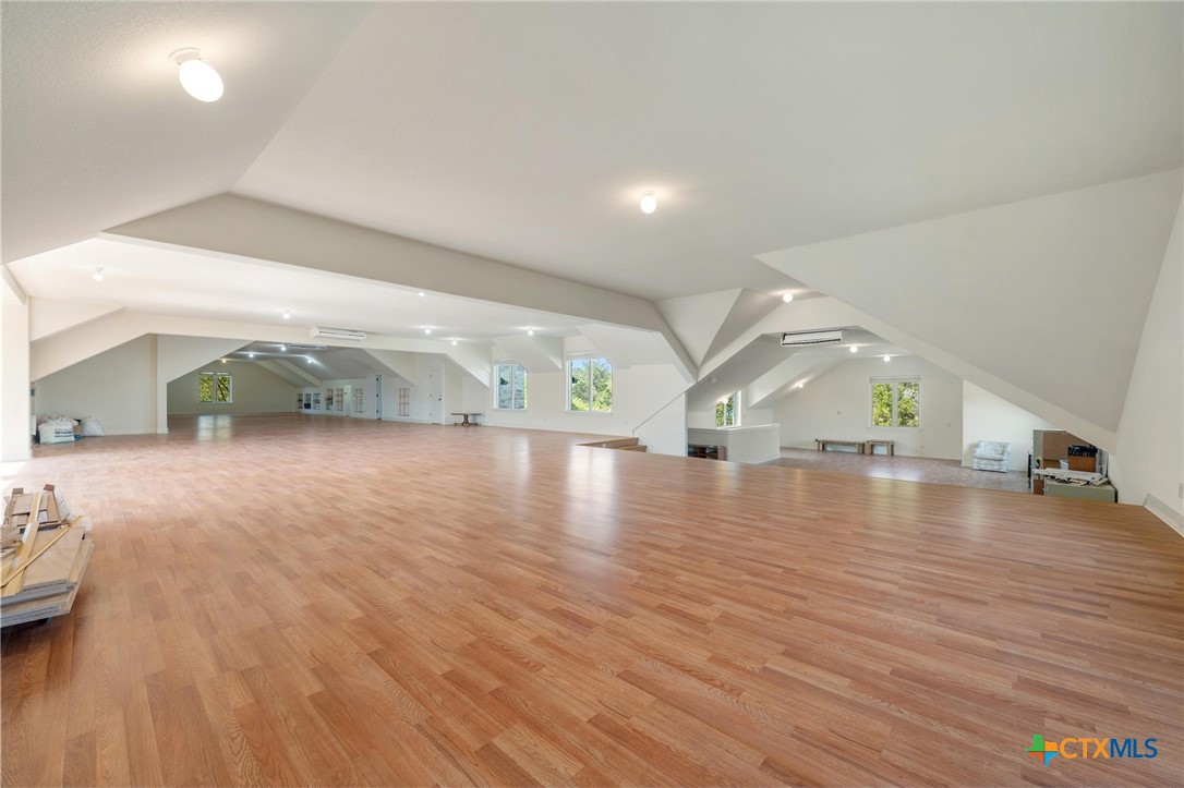 4001 Bell Springs Road Dripping Springs, TX 78620 - Photo 38 of 47 Upstairs area