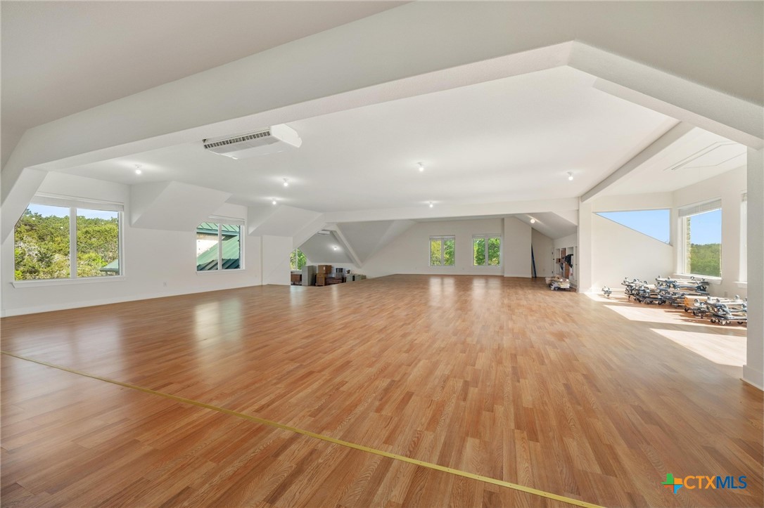 4001 Bell Springs Road Dripping Springs, TX 78620 - Photo 41 of 47 Upstairs area