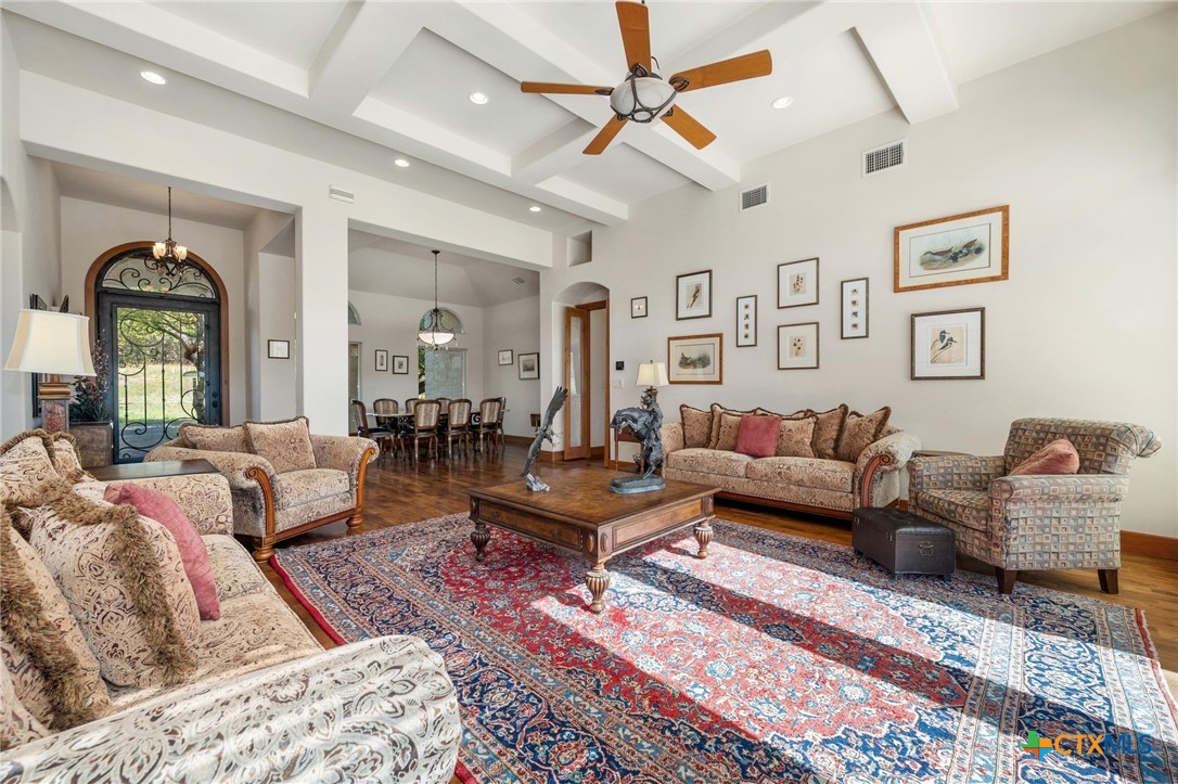 4001 Bell Springs Road Dripping Springs, TX 78620 - Photo 6 of 47 Living room