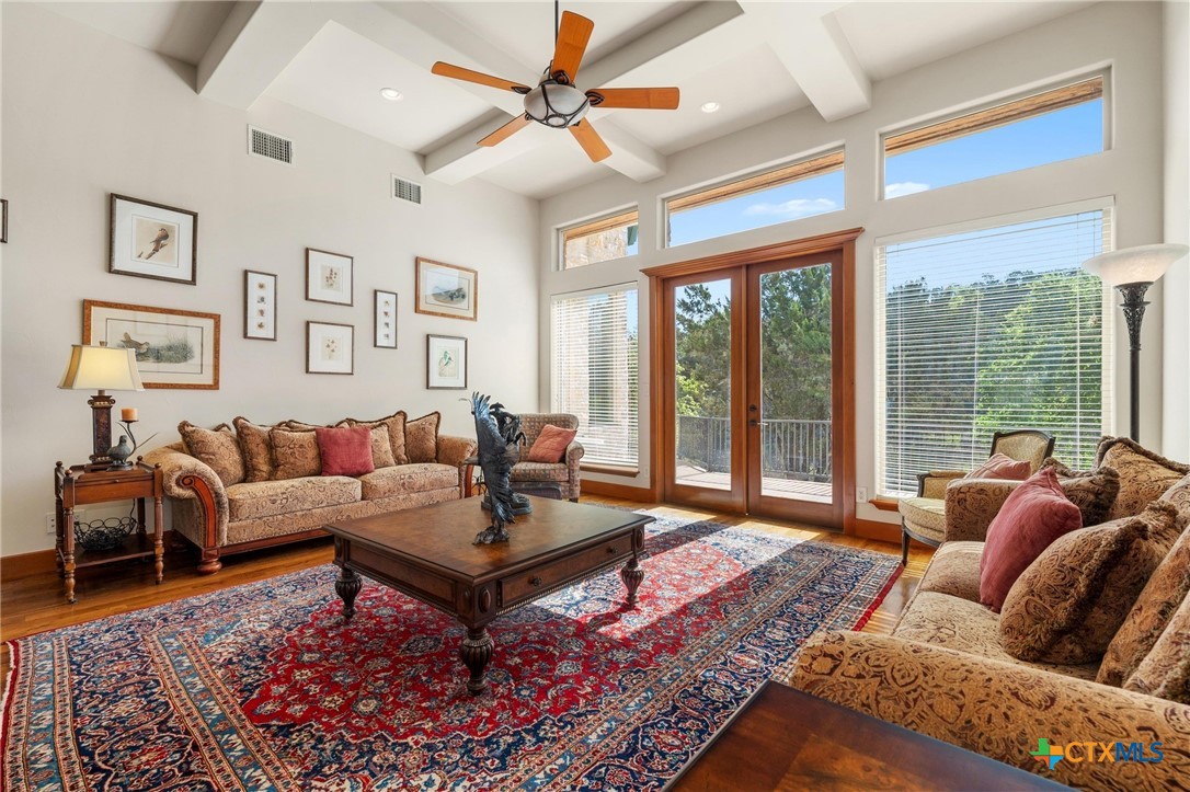 4001 Bell Springs Road Dripping Springs, TX 78620 - Photo 7 of 47 Living room
