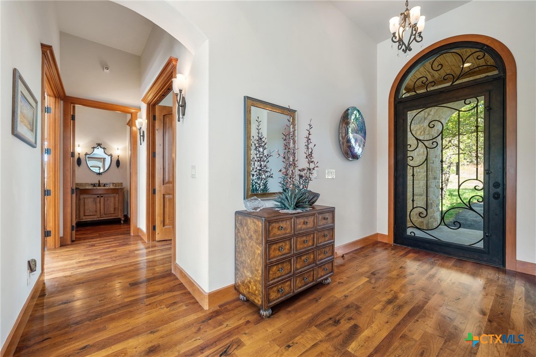 4001 Bell Springs Road Dripping Springs, TX 78620 - Photo 10 of 47 Entry/foyer