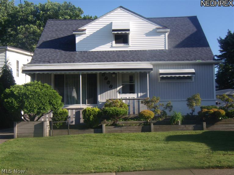 5958 Maplewood Road Cleveland, OH 44124 - Photo 1 of 24 5958 Maplewood, Mayfield Heights, Good view of newer dimensional roof and private front porch,