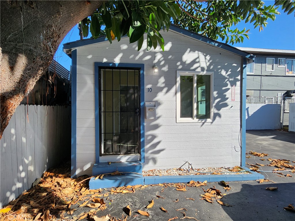 3717 West Imperial Highway, Unit 10 Inglewood, CA 90303 - Photo 1 of 5 a front view of a house