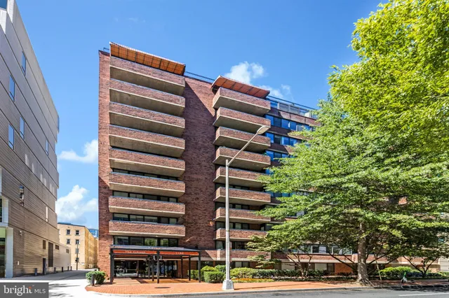 $3,200 | 1140 23rd Street Northwest, Unit 702, Washington, DC 20037