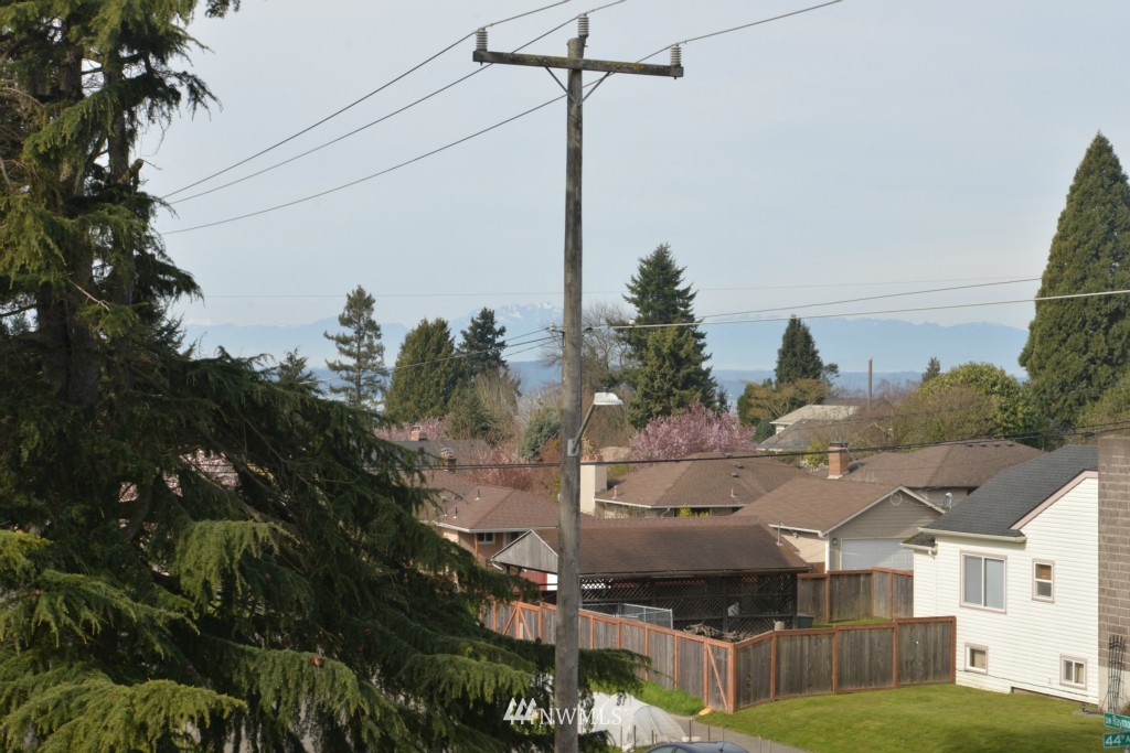 6002 44th Avenue Southwest Seattle, WA 98136 - Photo 12 of 21 Gallery Image 12