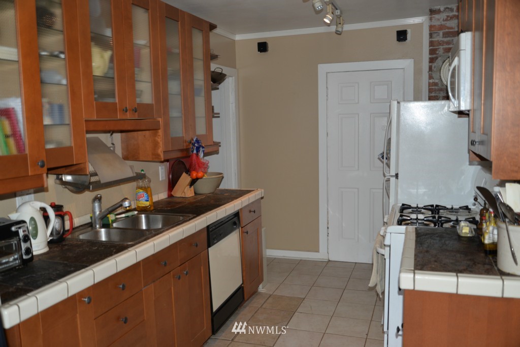 6002 44th Avenue Southwest Seattle, WA 98136 - Photo 13 of 21 Gallery Image 13