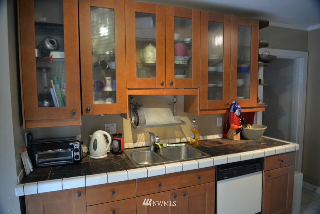 6002 44th Avenue Southwest Seattle, WA 98136 - Photo 14 of 21 Gallery Image 14