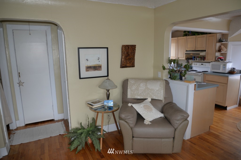 6002 44th Avenue Southwest Seattle, WA 98136 - Photo 7 of 21 Gallery Image 7