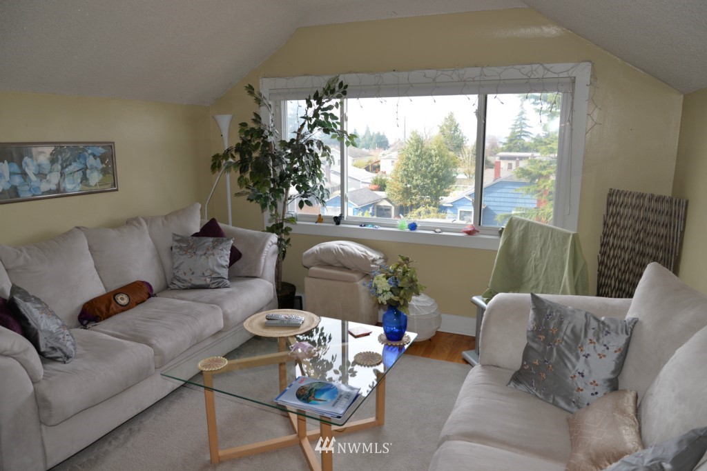 6002 44th Avenue Southwest Seattle, WA 98136 - Photo 10 of 21 Gallery Image 10