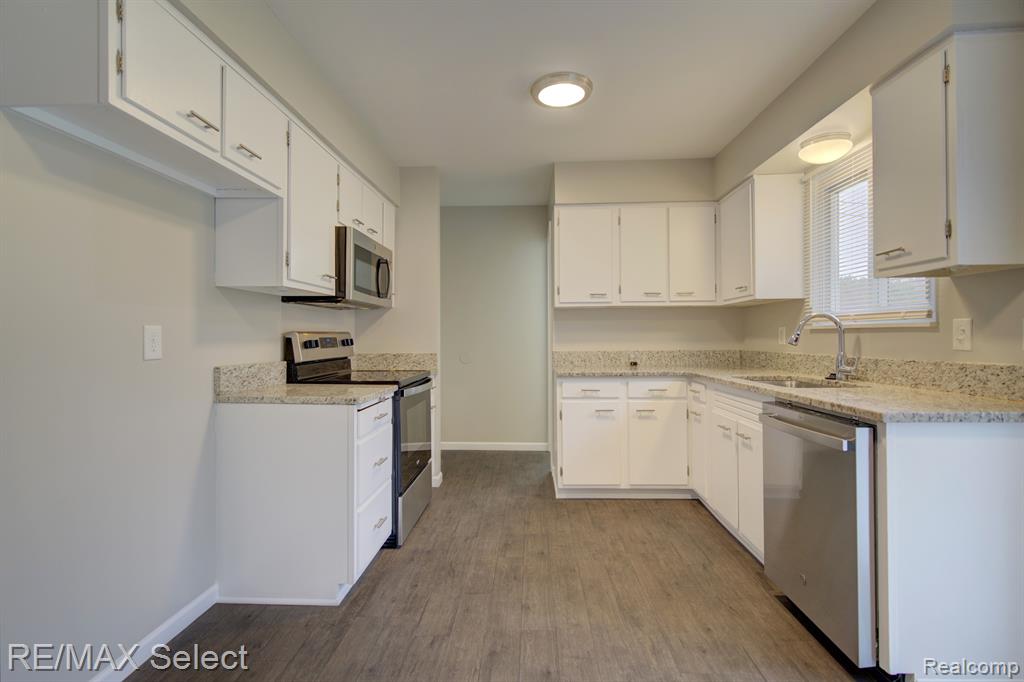 3533 Ridgecliffe Drive Flint, MI 48532 - Photo 8 of 34 Gallery Image 8