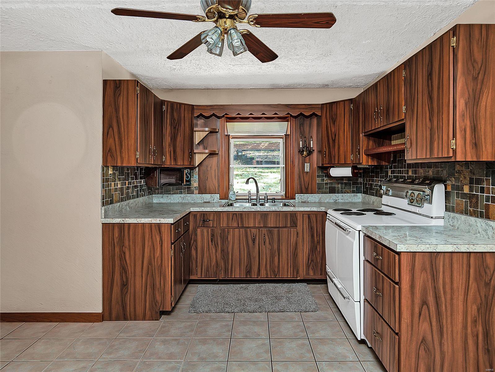 6250 Heintz Road St. Louis, MO 63129 - Photo 9 of 35 Gallery Image 9