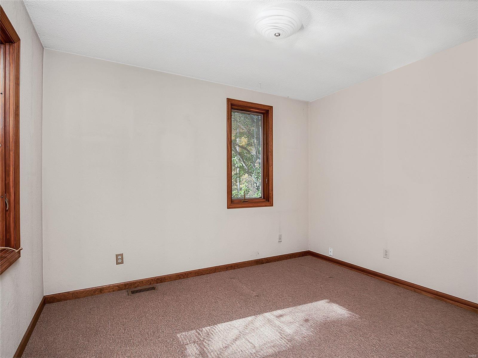6250 Heintz Road St. Louis, MO 63129 - Photo 10 of 35 Gallery Image 10