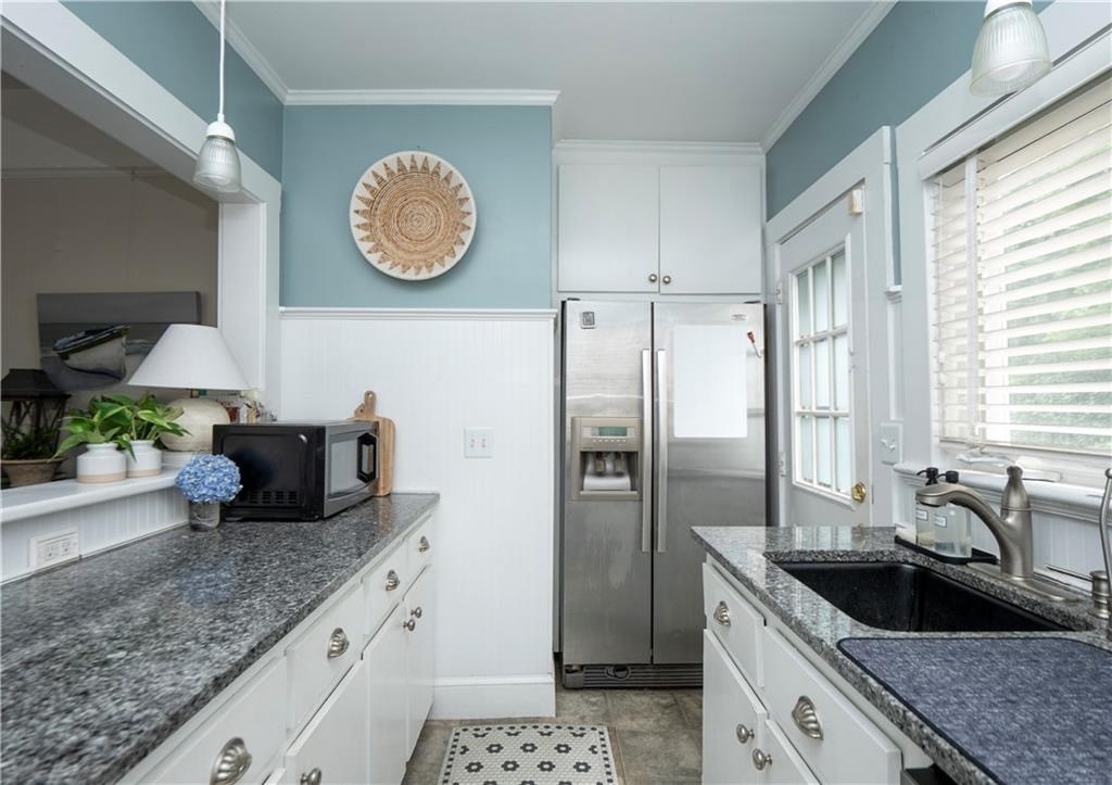 3 Pell Street Newport, RI 02840 - Photo 9 of 25