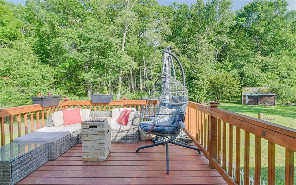 11 Topliff Street Billerica, MA 01821 - Photo 5 of 23