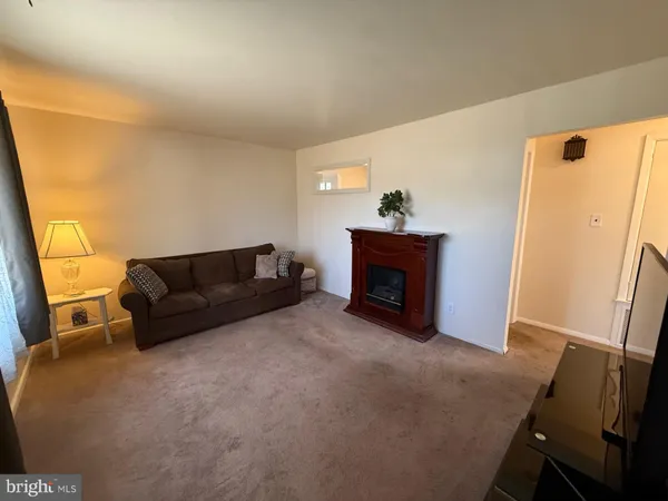 $400,000 | 9 Krueger Lane, Hamilton, NJ 08620
