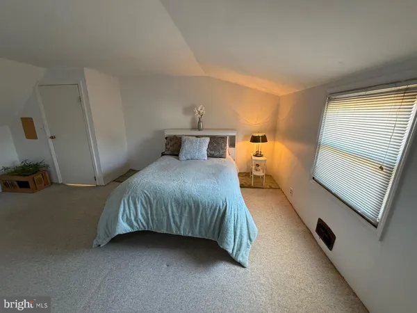 $400,000 | 9 Krueger Lane, Hamilton, NJ 08620