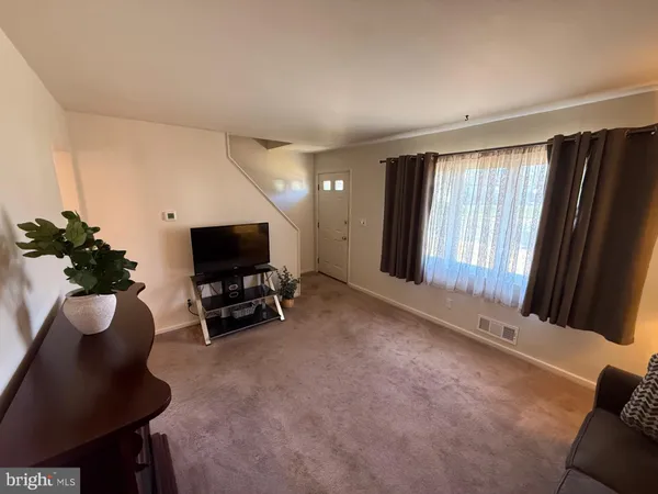 $400,000 | 9 Krueger Lane, Hamilton, NJ 08620