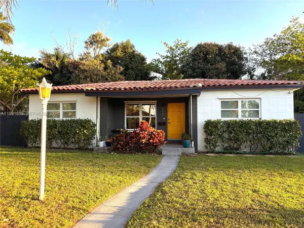 $550,000 | 450 Northeast 155th Terrace, Miami, FL 33162