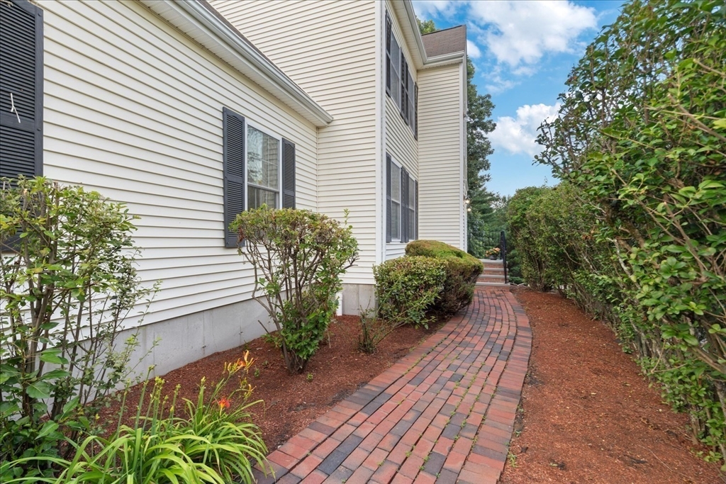 22 Fiske Road Ashland, MA 01721 - Photo 5 of 42