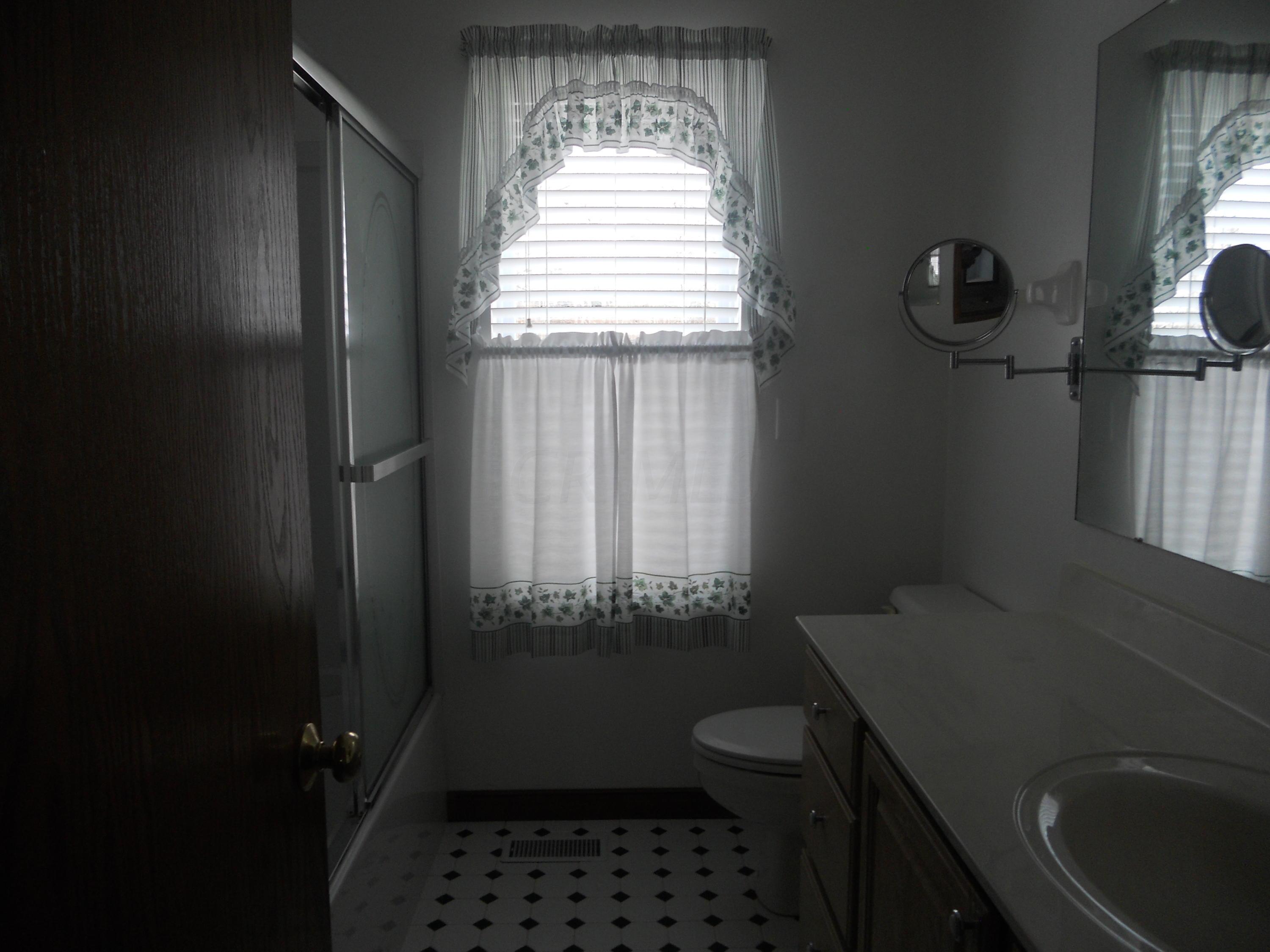 417 Barrington Ridge Pataskala, OH 43062 - Photo 13 of 25 Gallery Image 13