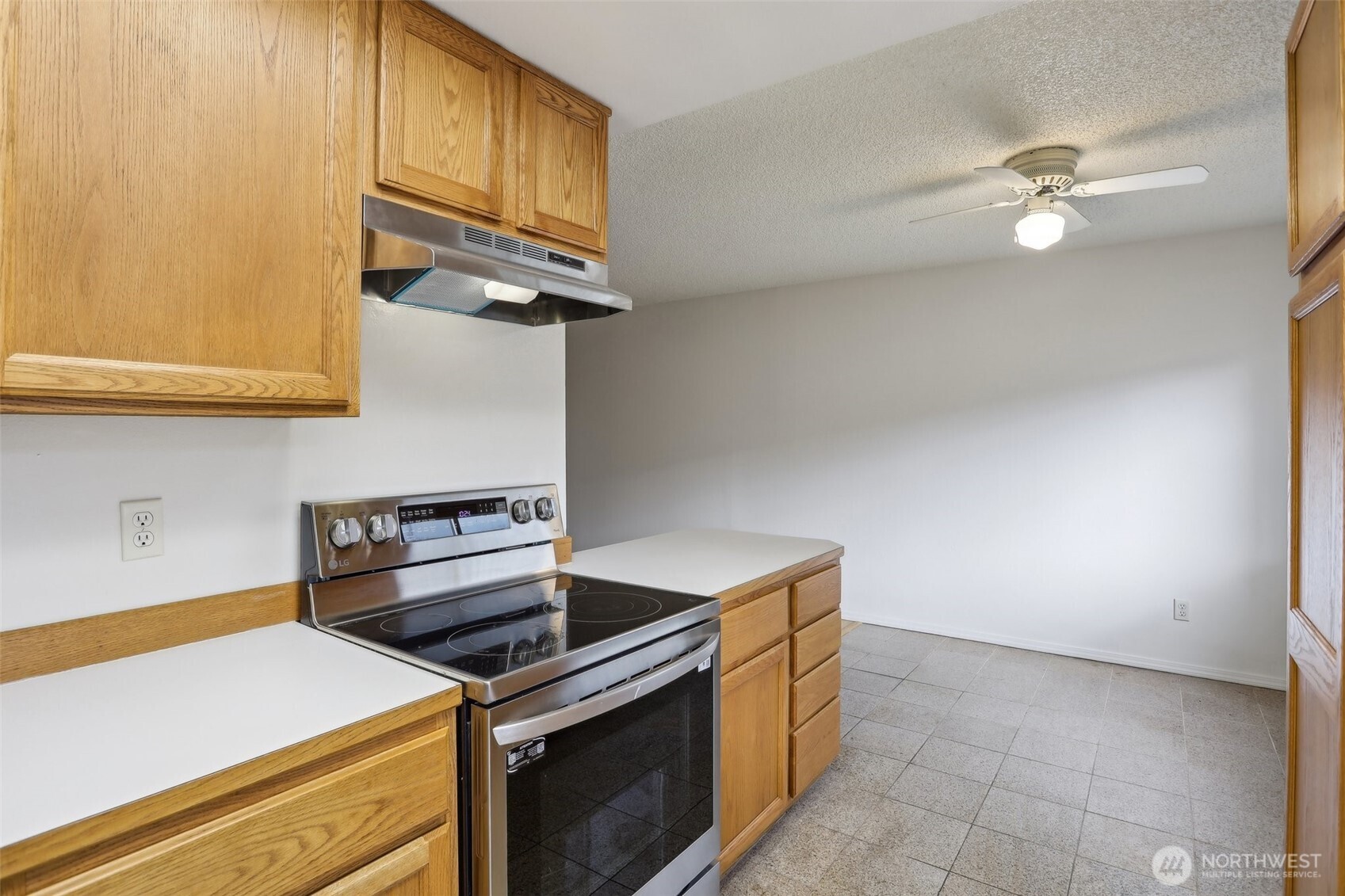 8823 Holly Drive, Unit G102 Everett, WA 98208 - Photo 9 of 25