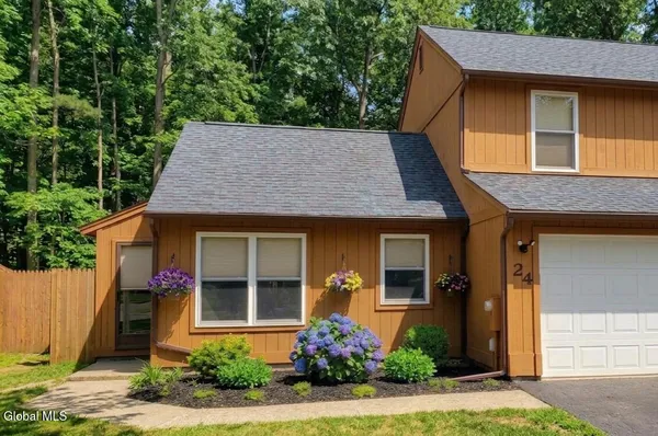 $349,000 | 24 Arrow Wood Place, Malta, NY 12020