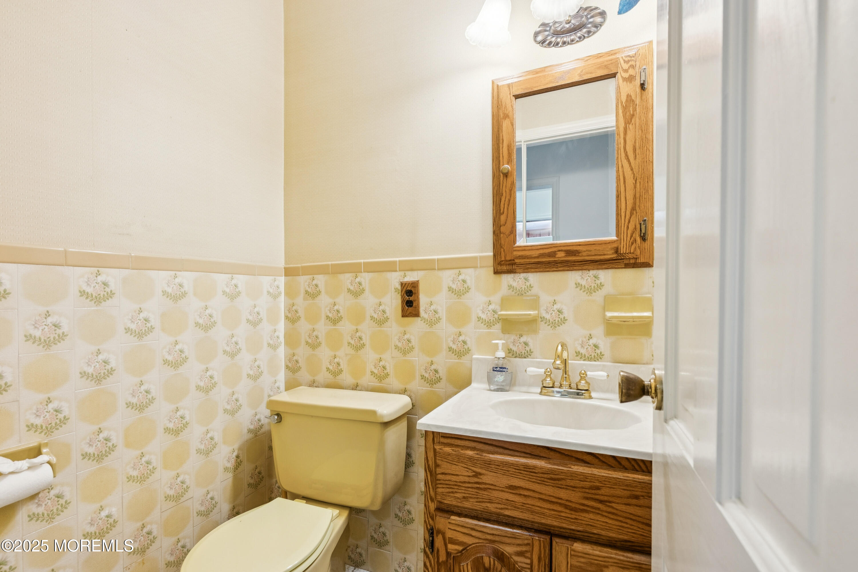 12 Candlewick Way Colts Neck, NJ 07722 - Photo 12 of 32 9