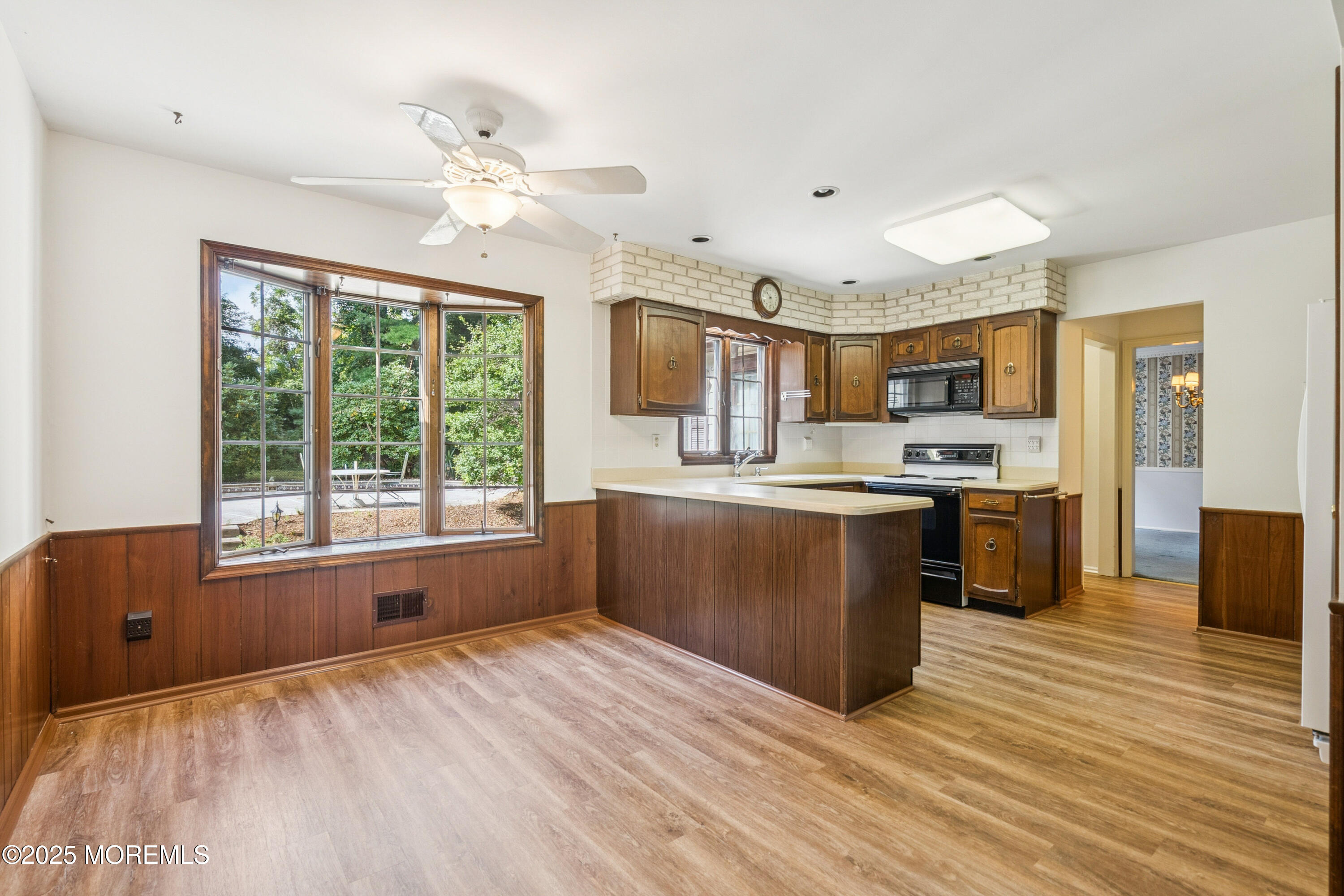 12 Candlewick Way Colts Neck, NJ 07722 - Photo 14 of 32 7