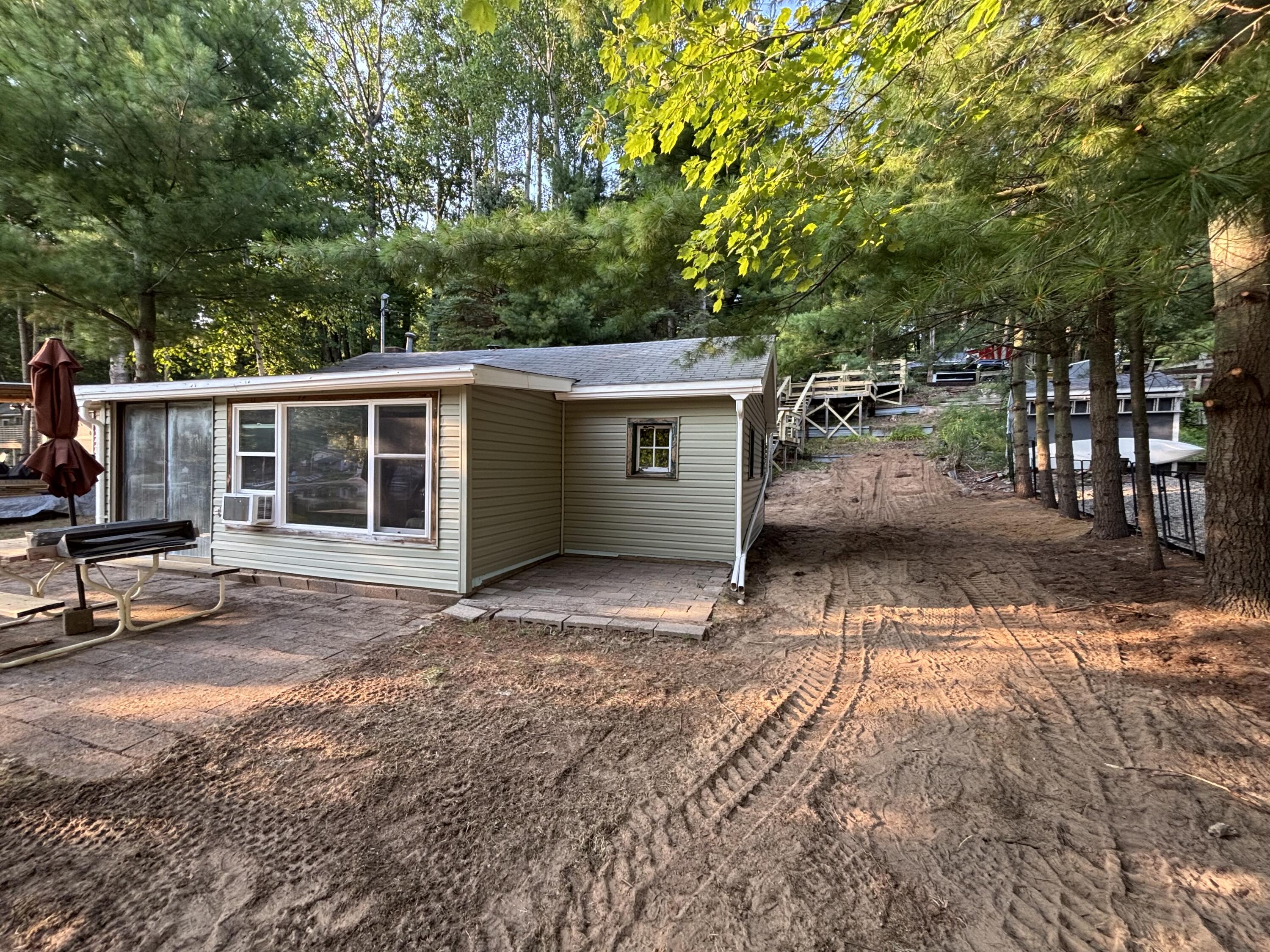 951 Lake Drive Harrison, MI 48625 - Photo 2 of 34 (Upload-from-mobile-1757340447)IMG_5434