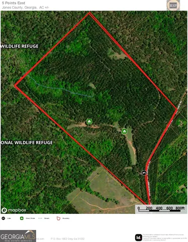 a view of a tennis court