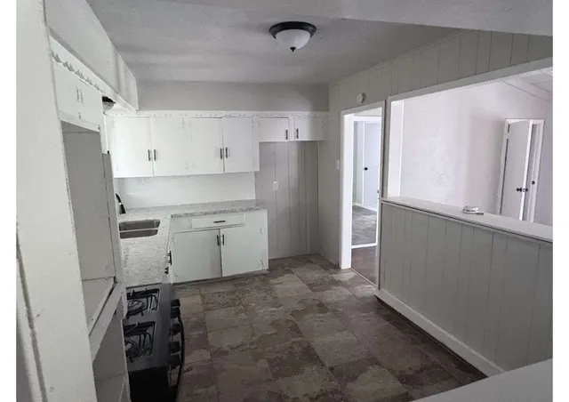 $1,900 | 5923 Van Fleet Street, Houston, TX 77033