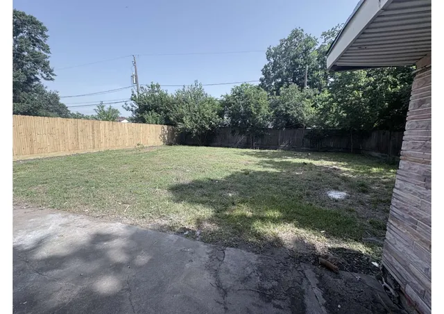 $1,900 | 5923 Van Fleet Street, Houston, TX 77033