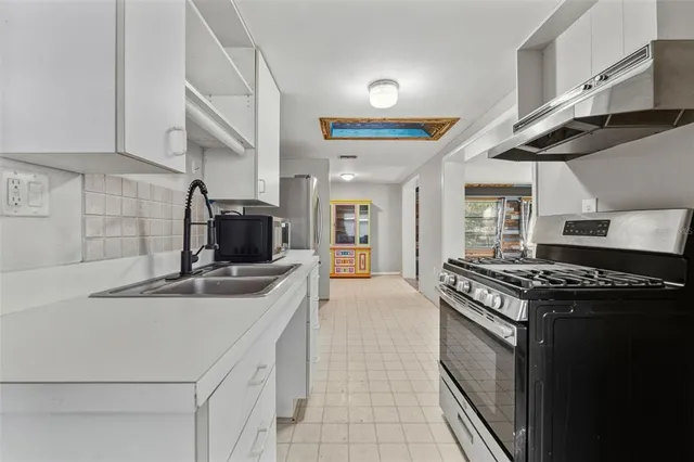 $329,900 | 906 Stanberry Drive, Brandon, FL 33511