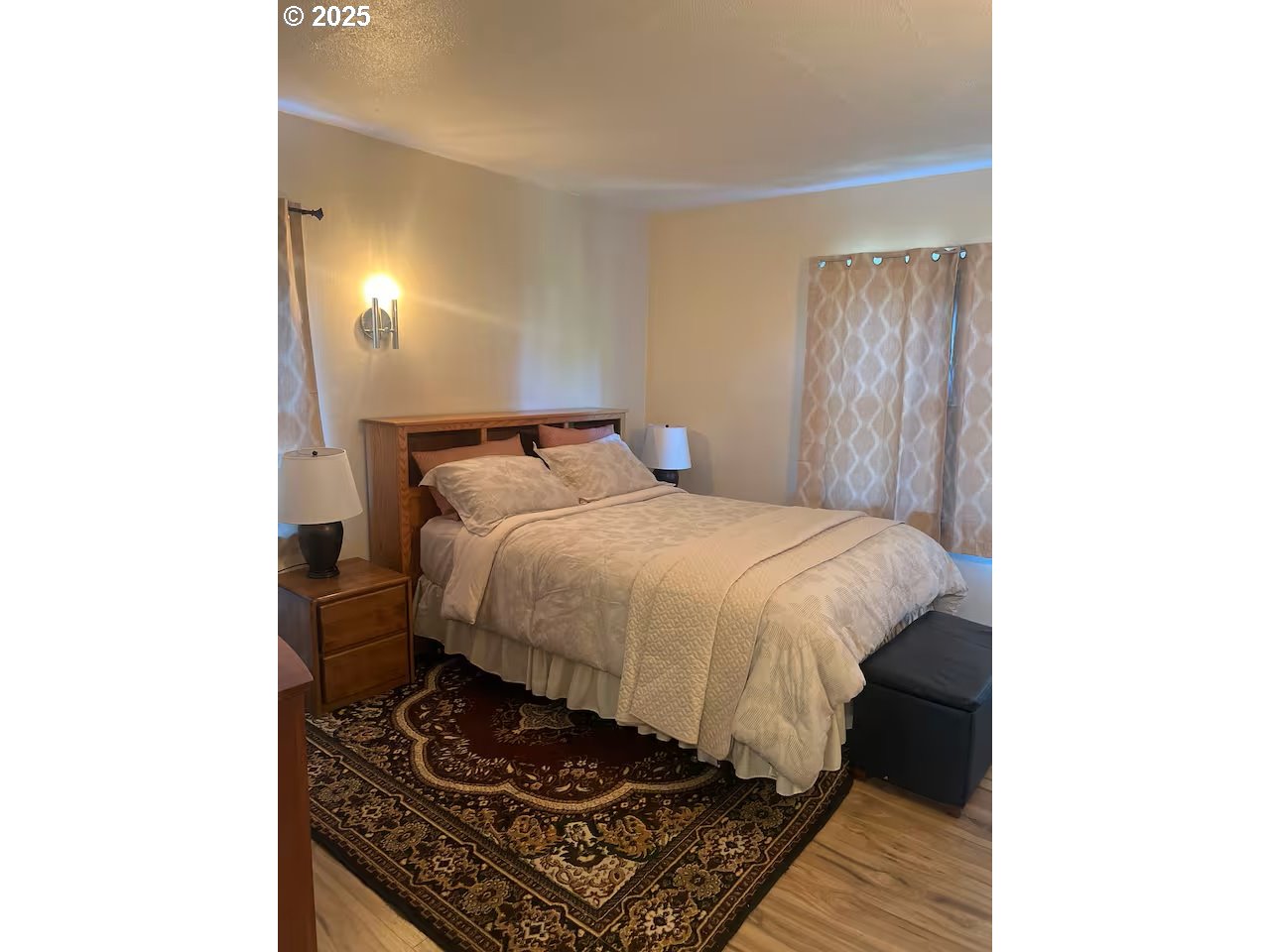 960 Shipping Street Northeast Salem, OR 97301 - Photo 10 of 29 a bedroom with a bed and a mirror