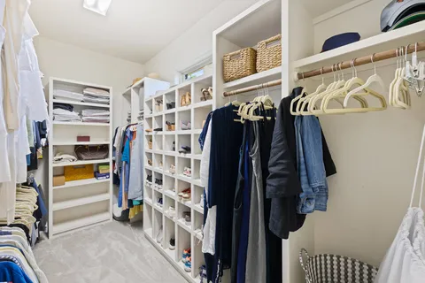 $950,000 | 290 Brentwood Drive, Austin, TX 78737