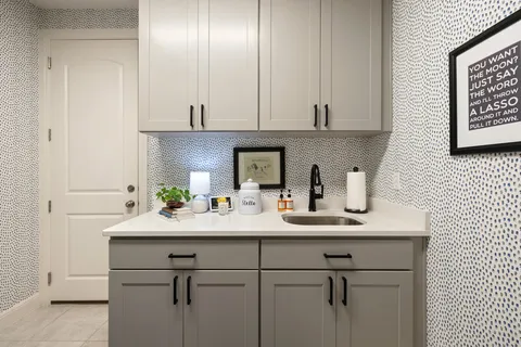 $950,000 | 290 Brentwood Drive, Austin, TX 78737