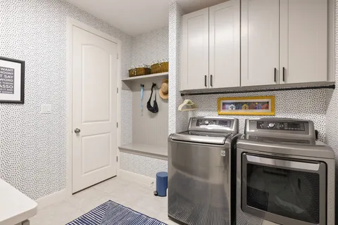 $950,000 | 290 Brentwood Drive, Austin, TX 78737